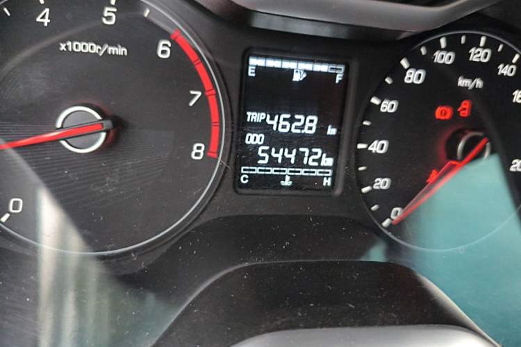 Used Baojun 310 2016 1.2L Manual Fashionable Edition Odometer Close Up