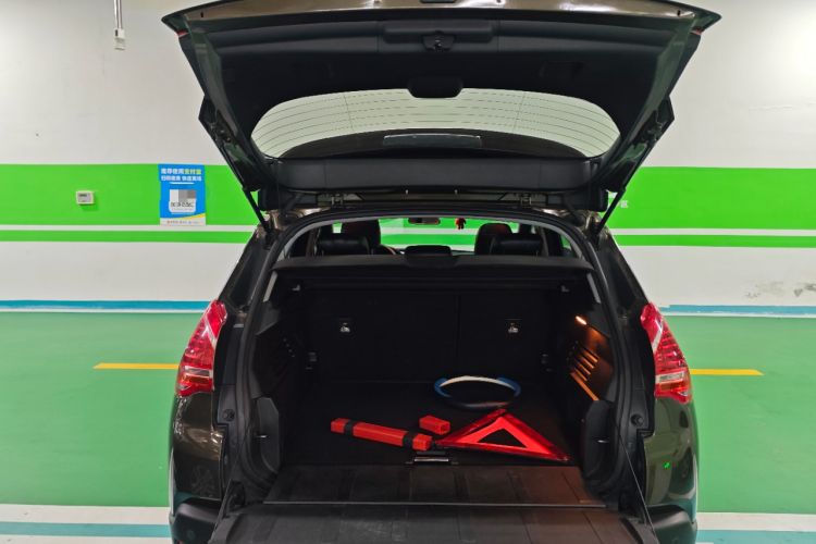 Used Peugeot 3008 2015 1.6THP Automatic Prestige Edition Trunk