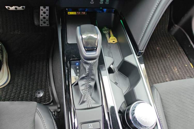 Used Toyota Camry 2026 Model Dual-Engine 2.0HXS Sport Plus Edition
