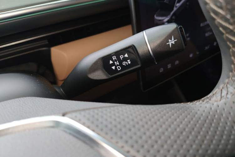 Used ARCFOX Alpha T5 2024 520 MAX Gear Lever