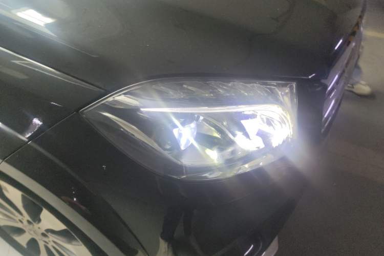 Used Mercedes-Benz GLS 2018 Refreshed GLS 400 4MATIC Dynamic Edition Right Front Headlight