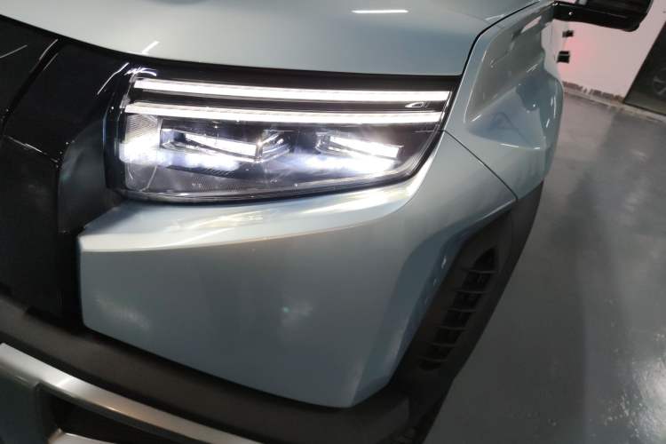 Used Formula Leopard Titanium 3 2025 501 km Range Rear-Wheel Drive Intelligent Driving Max Edition
