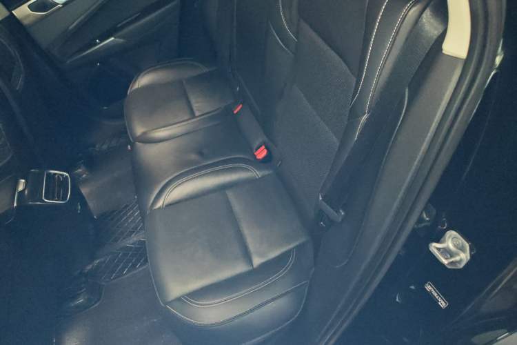 Used Lynk & Co 01 2017 2.0T Two-Wheel Drive Pro Edition Left Rear Seat