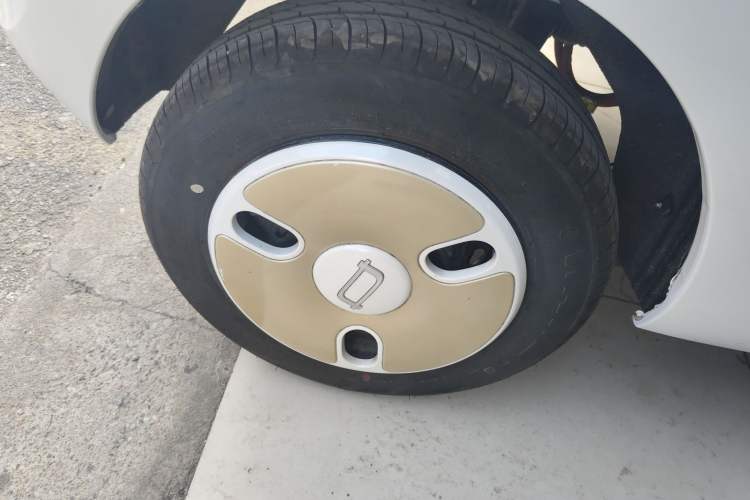 Used Bestune Pony 2026 Model 222km Shining Horse Right Rear Wheel Hub