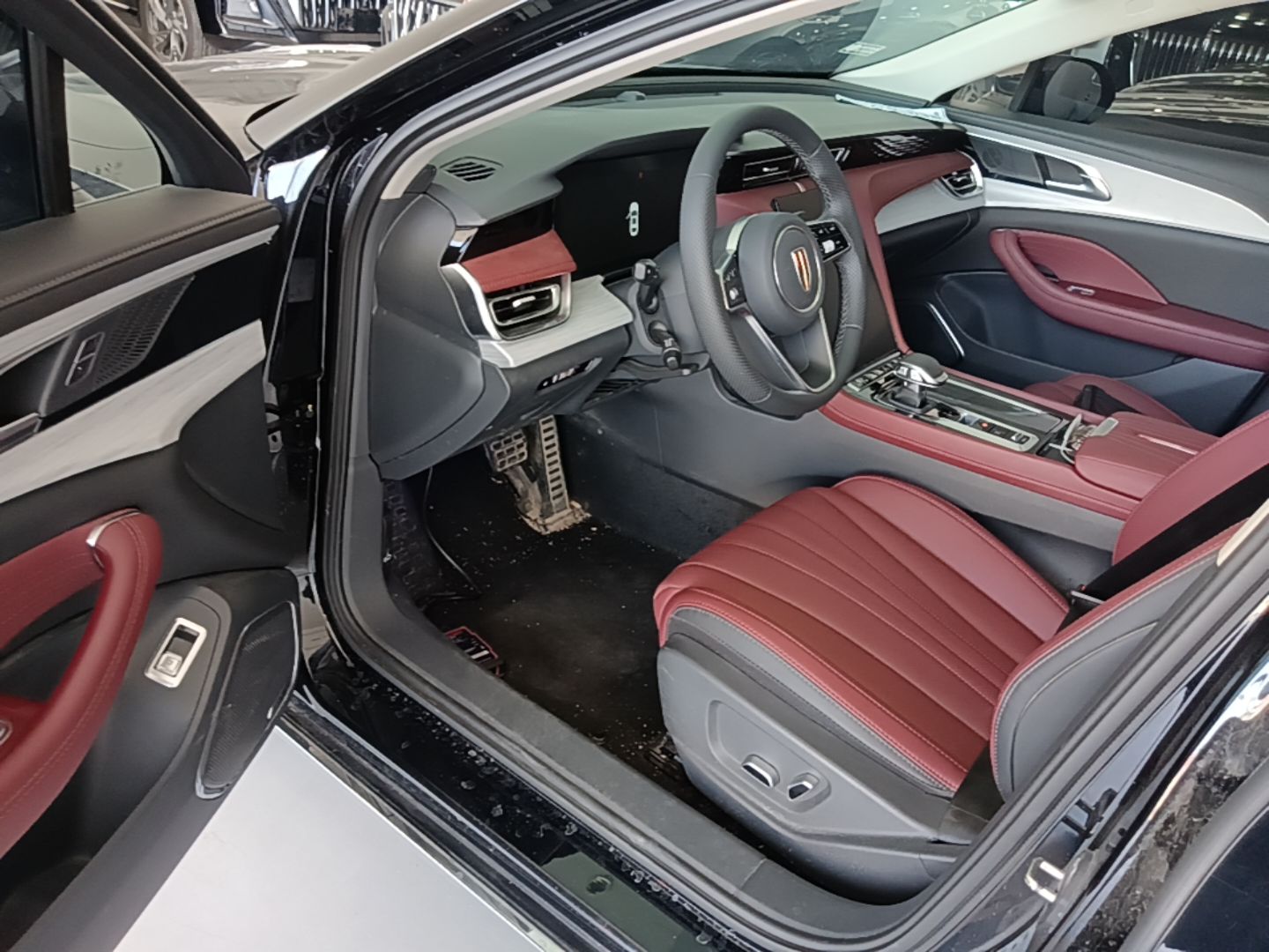 Hongqi H5 PHEV 2025 130 Super Hybrid Version — снимка 18