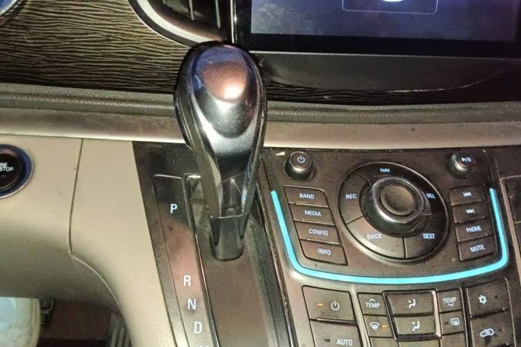 Used Buick GL8 2011 2.4L LT Luxury Business Executive Edition