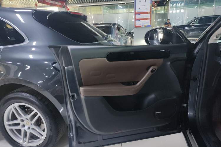 Used Leapmotor C11 2023 Range-Extended 180 Comfort Edition Left Front Door Interior