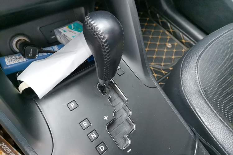 Used Hyundai ix35 2015 2.0L Automatic 2WD Smart Version China V Standard Gear Lever