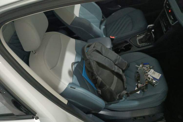 Used Volkswagen Tharu 2024 300TSI Two-Wheel-Drive Moon Luxury Edition