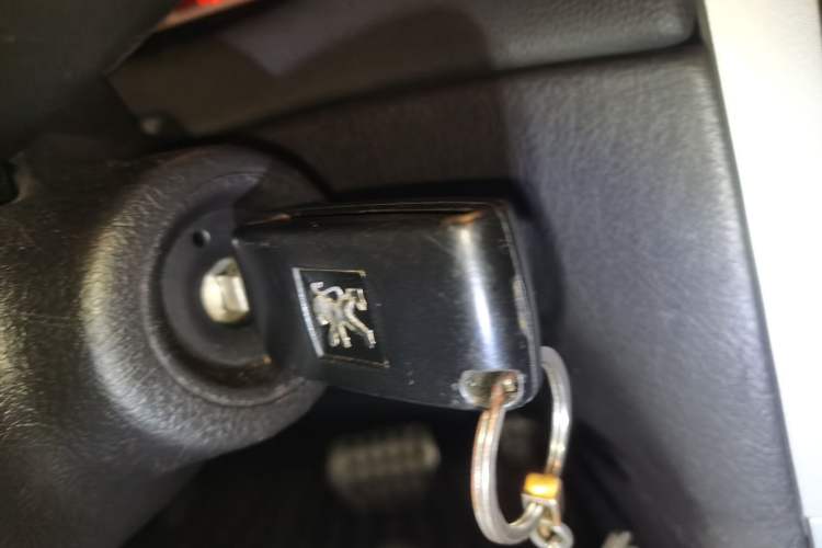 Used Peugeot 307 2012 1.6L Automatic CROSS
