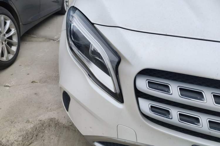 Used Mercedes-Benz GLA 2018 GLA 200 Fashion Model Right Front Headlight