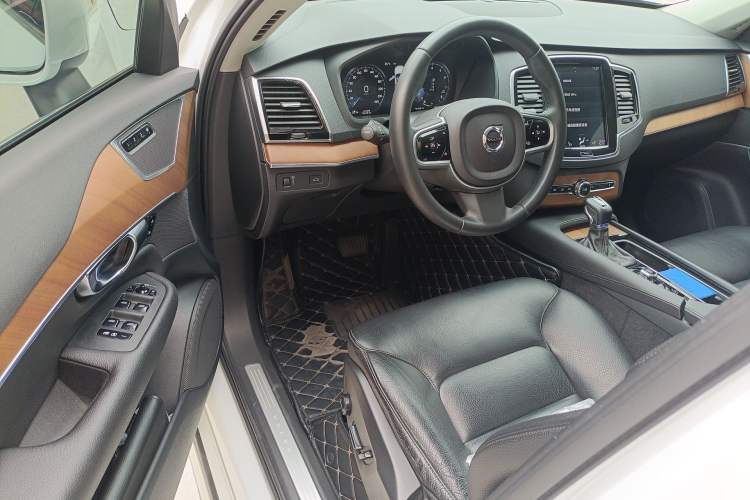 Used Volvo XC90 2019 T6 Zhiyi Edition 7-Seater China V Emission Standard Driver Seat