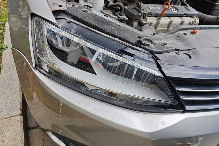 Used Volkswagen Sagitar 2012 1.6L Automatic Comfort Edition Right Front Headlight