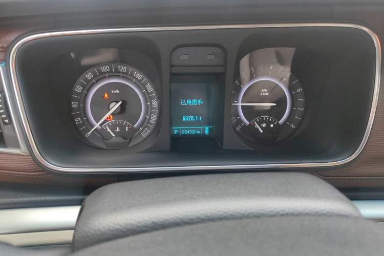 Used Buick GL8 2017 25S Luxury Version China V Standard Odometer Close Up