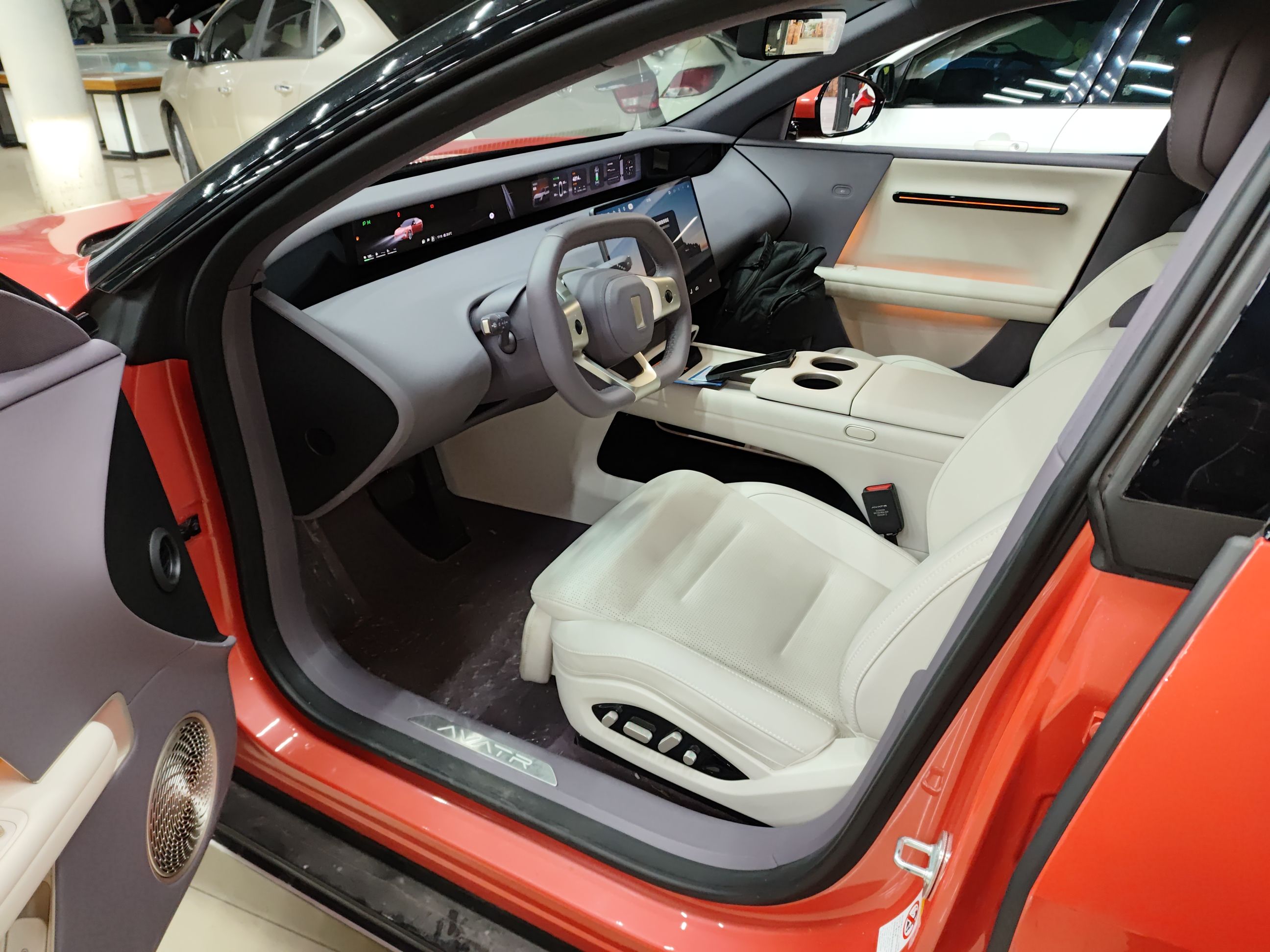 Переднее сиденье в автомобиле