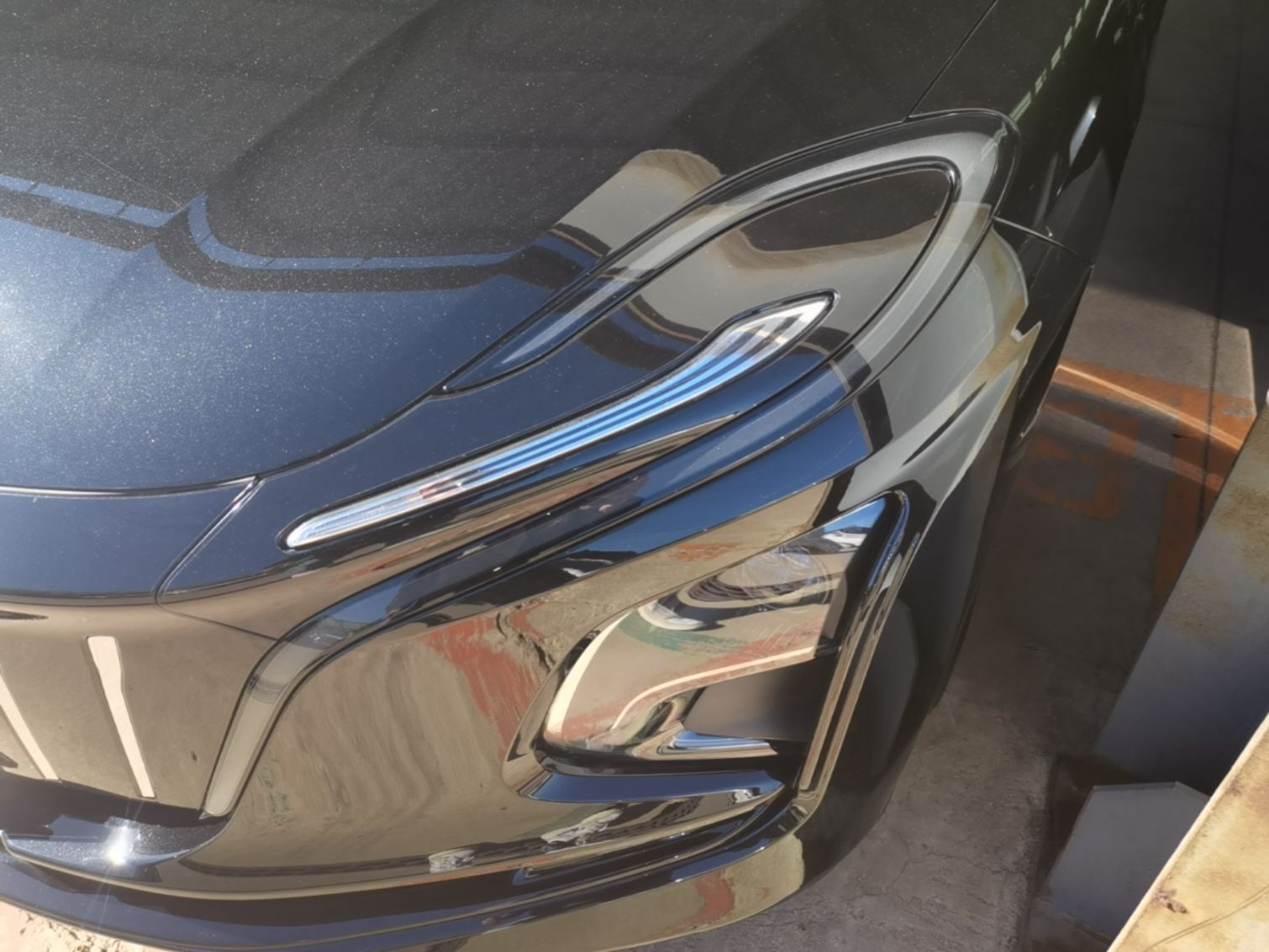 Hongqi E-QM5 2022 431 km Charge & Enjoy Edition — снимка 8
