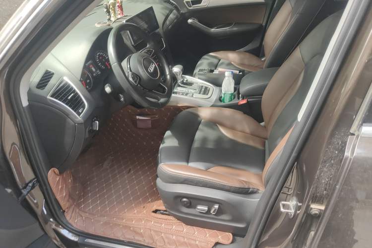 Used Audi Q5 2017 Plus 40 TFSI Technology Model
