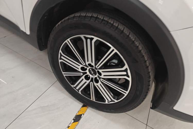 Used Kia Sportage R 2021 Ace 2.0L Splendid Edition Right Front Wheel Hub