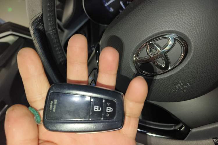 Used Toyota IZOA 2022 2.0L SPORT Edition
