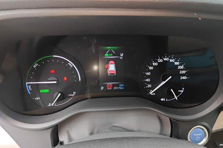 Used Toyota Granvia 2022 2.5L Hybrid Premium Edition
