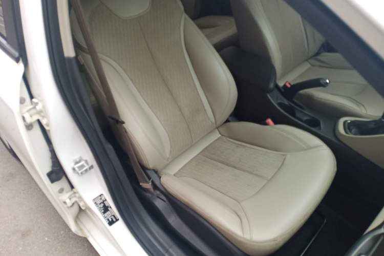 Used Buick GT 2017 15N Automatic Elite Version Right Front Seat