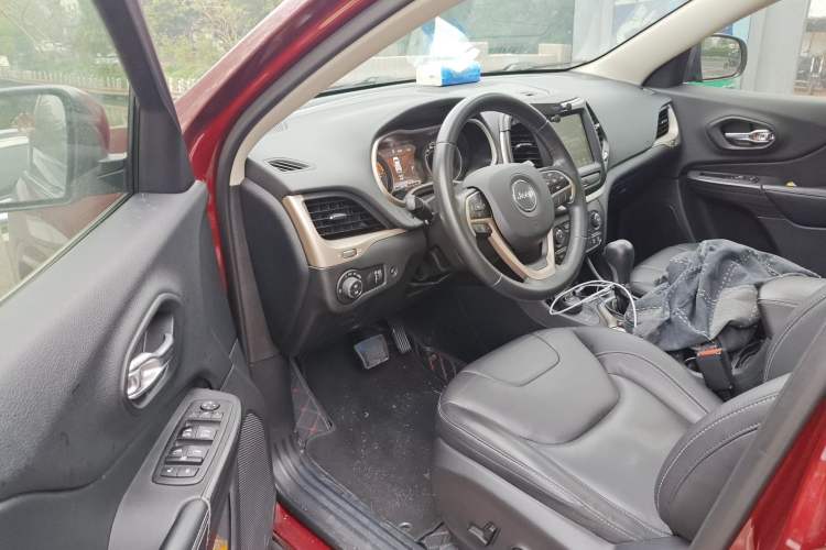 Used Jeep Cherokee 2017 2.4L Excellence Edition
