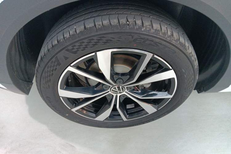 Used Volkswagen T-ROC 2023 300TSI DSG Two-Wheel-Drive Chen Guang Edition