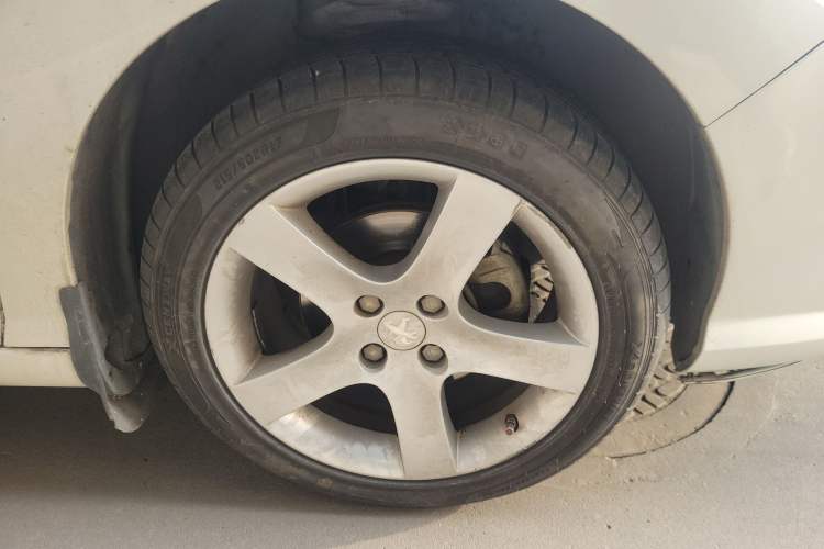 Used Peugeot 408 2013 2.0L Automatic Luxury Edition
