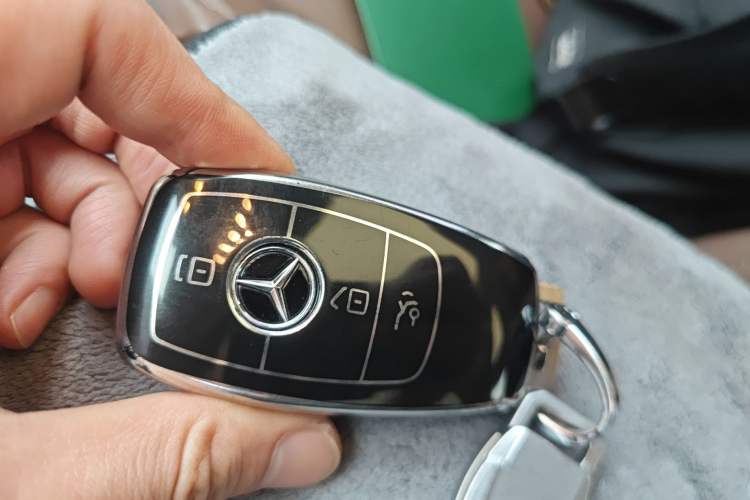 Used Mercedes-Benz E-Class 2020 Restyled E 300 L Sporty and Stylish Edition Vehicle Key