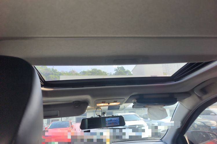 Used Toyota YARiS L Zhi Xuan 2015 1.5G Automatic Orange Limited Edition
