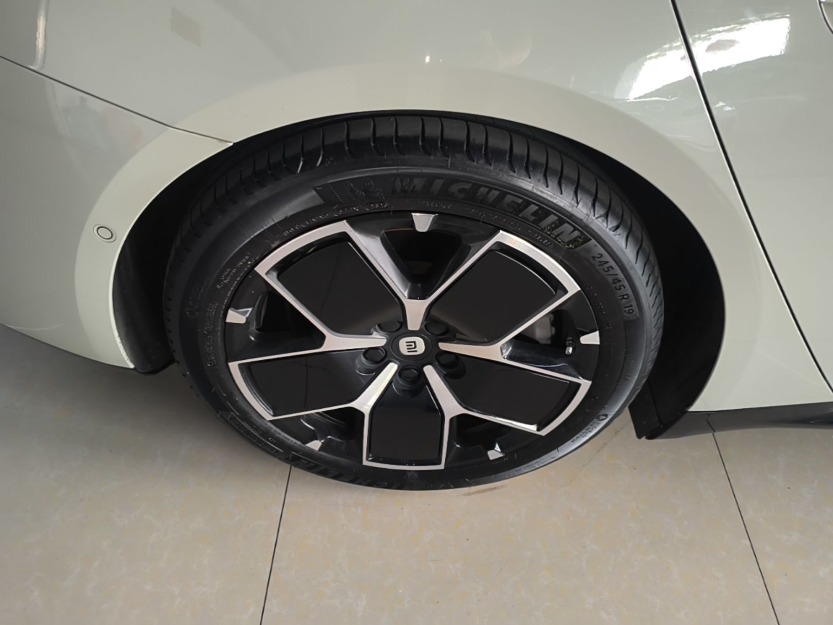 Xiaomi Auto SU7 2024 Rear-Drive Standard Founder Edition — снимка 11