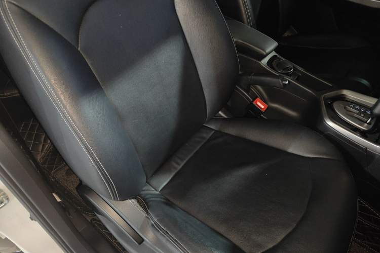 Used Venucia T70 2016 2.0L CVT Smart Choice Edition
