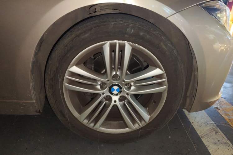 Used BMW 3 Series 2016 320Li Ambition Model
