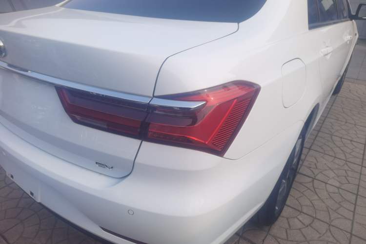 Used BYD Qin New Energy 2019 High-Range Deluxe Model Right Rear Taillight