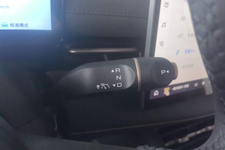 Used Baojun Yunhai 2024 600km Pure Electric Version Gear Lever