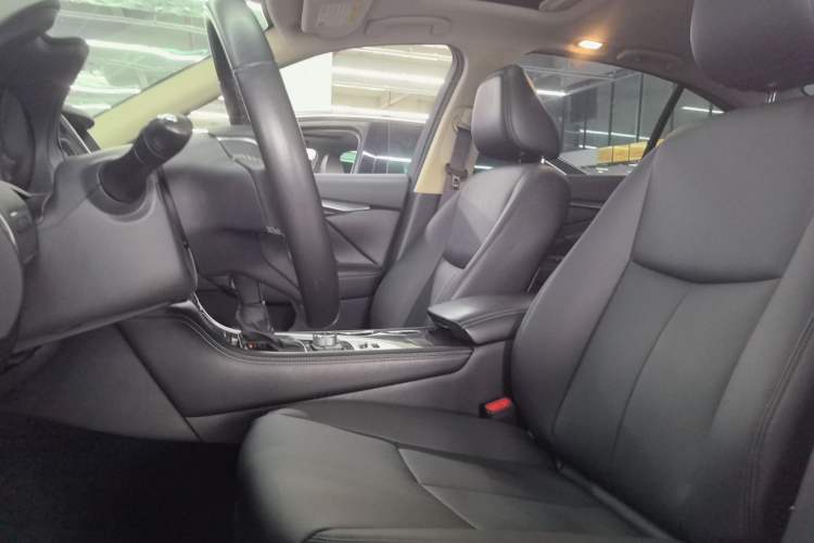 Used Infiniti Q50L 2018 2.0T Comfort Edition China VI Standard Left Front Seat