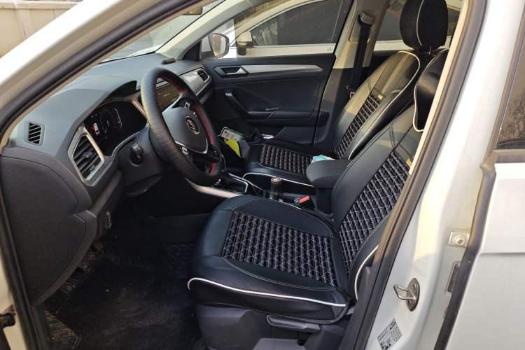 Used Volkswagen T-ROC 2022 280TSI DSG Two-Wheel Drive Elite PLUS Left Front Seat