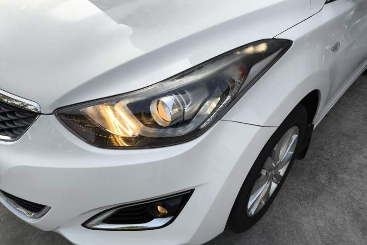 Used Hyundai Elantra (5th Generation / Langdong) 2016 1.6L Automatic Smart Version
