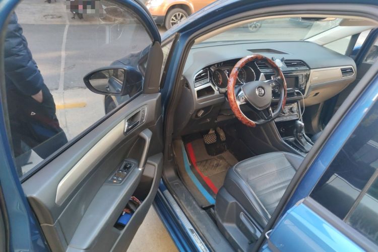 Used Volkswagen Touran 2016 Volkswagen Touran L 280TSI DSG Comfort Edition
