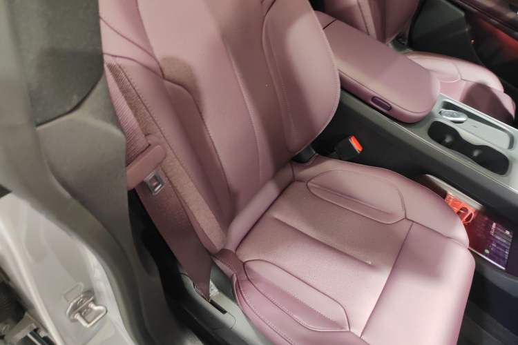 Used Nio ET5T 2024 75kWh Touring Right Front Seat