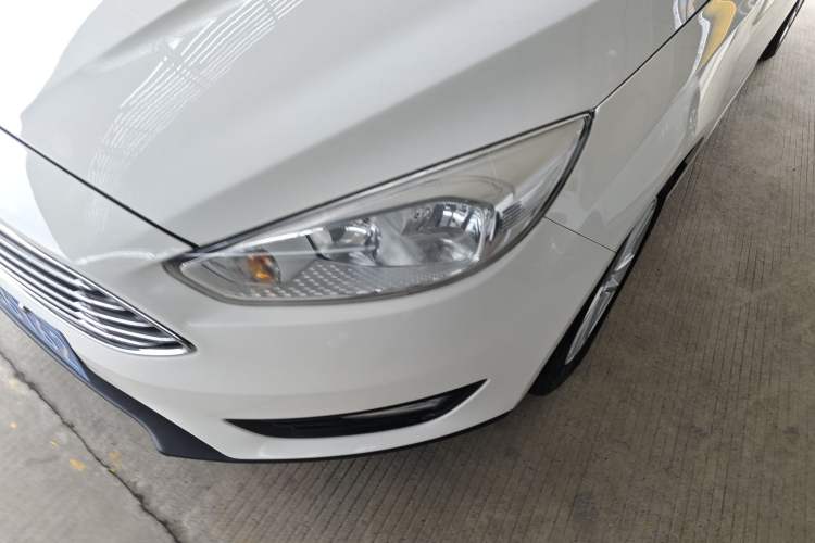 Used Ford Focus 2018 Sedan Classic 1.6L Automatic Trendy SmartDrive Edition Left Front Headlight