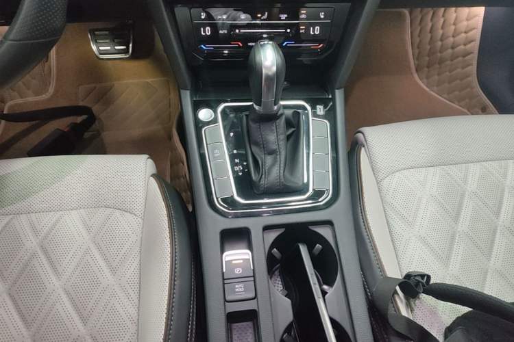 Used Volkswagen Magotan 2023 2 Million Units Commemorative Edition 330TSI DSG Luxury Version