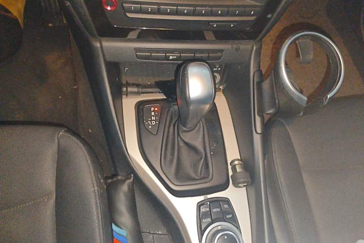 Used BMW X1 2012 sDrive18i Luxury Edition Gear Lever