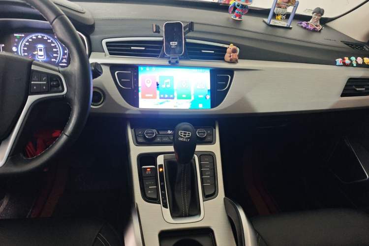 Used Geely Auto Emgrand X7 Sport 2018 1.8TD Automatic Two-Wheel Drive Smart Connect 4G Internet Edition Audio And AC Panel