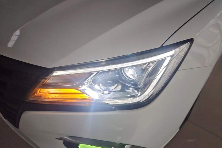 Used Roewe i5 2020 1.5L Automatic 4G Connect Luxury Flagship Edition

