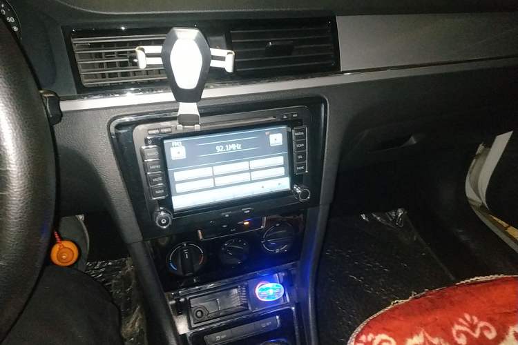 Used Volkswagen Bora 2015 Value Edition 1.6L Manual Fashionable Style Audio And AC Panel