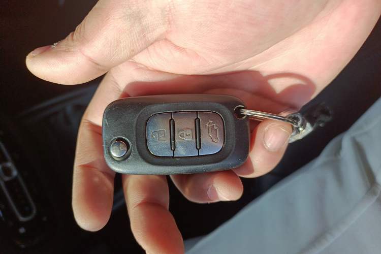 Used smart fortwo 2019 0.9T 66kW Hardtop Wind Power Edition China VI Vehicle Key