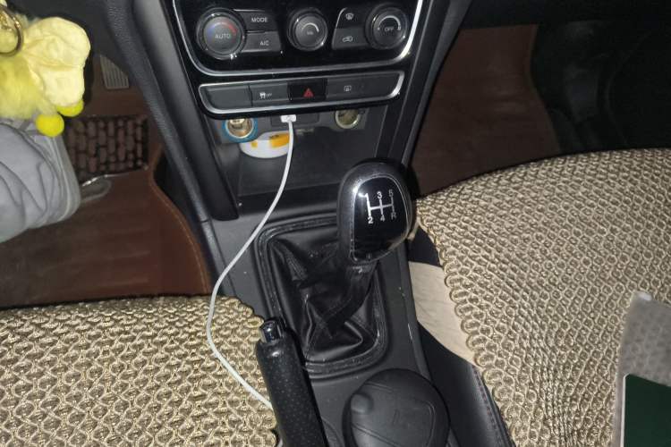 Used Chery Tiggo 3 2016 1.6L Manual ZhiShang Edition