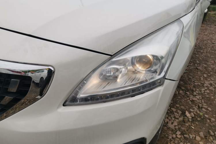 Used Peugeot 3008 2016 2.0L Automatic Classic Edition Left Front Headlight