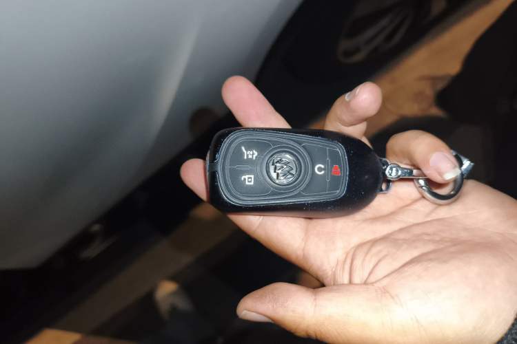 Used Buick Encore 2017 18T Automatic Two-Wheel Drive Urban Elite Model
